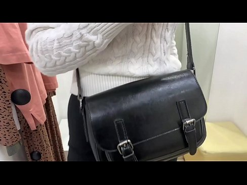 ❤️ Masturbarea în public a tinerei târfe FeralBerry cu un dildo în cabina de probă ❌  at ro.port-amurasso.ru ❌️